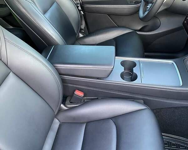 Белый Тесла Model Y, объемом двигателя 0 л и пробегом 70 тыс. км за 26750 $, фото 5 на Automoto.ua