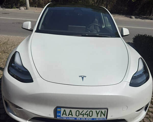 Белый Тесла Model Y, объемом двигателя 0 л и пробегом 72 тыс. км за 23999 $, фото 1 на Automoto.ua
