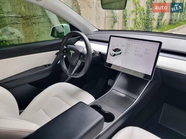 Белый Тесла Model Y, объемом двигателя 0 л и пробегом 98 тыс. км за 26499 $, фото 49 на Automoto.ua