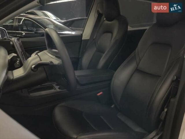 Белый Тесла Model Y, объемом двигателя 0 л и пробегом 58 тыс. км за 26999 $, фото 9 на Automoto.ua