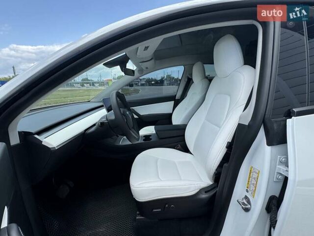 Белый Тесла Model Y, объемом двигателя 0 л и пробегом 34 тыс. км за 31999 $, фото 8 на Automoto.ua