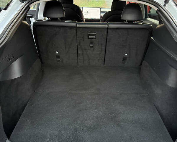 Белый Тесла Model Y, объемом двигателя 0 л и пробегом 141 тыс. км за 20900 $, фото 7 на Automoto.ua