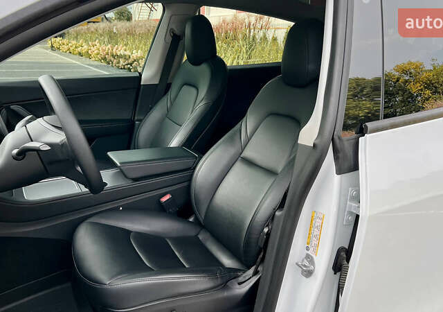 Тесла Model Y 2021 в Луцке на Automoto.ua Белый Тесла Model Y, объемом двигателя 0 л и пробегом 69 тыс. км за 22400 $, фото 25 на Automoto.ua