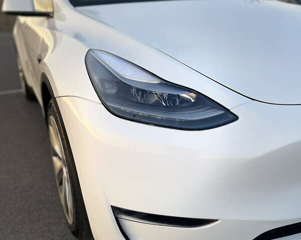 Белый Тесла Model Y, объемом двигателя 0 л и пробегом 76 тыс. км за 23400 $, фото 18 на Automoto.ua