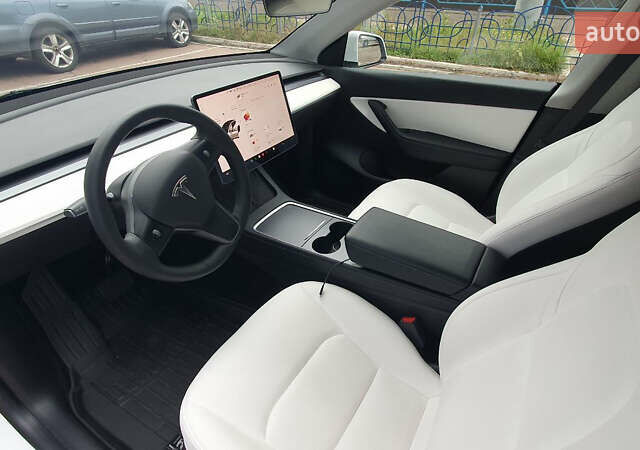Білий Тесла Model Y, об'ємом двигуна 0 л та пробігом 74 тис. км за 25900 $, фото 11 на Automoto.ua