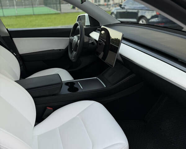 Белый Тесла Model Y, объемом двигателя 0 л и пробегом 107 тыс. км за 24999 $, фото 9 на Automoto.ua