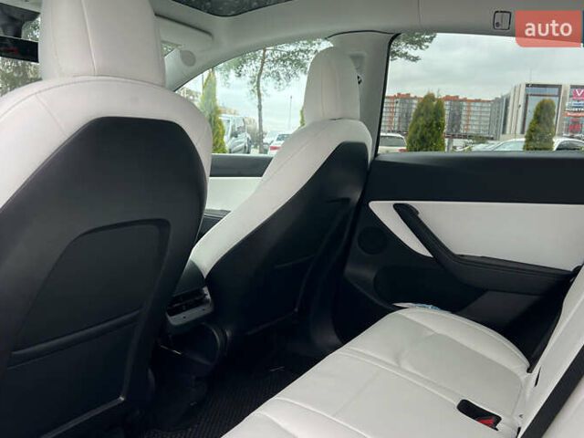 Білий Тесла Model Y, об'ємом двигуна 0 л та пробігом 88 тис. км за 26800 $, фото 17 на Automoto.ua
