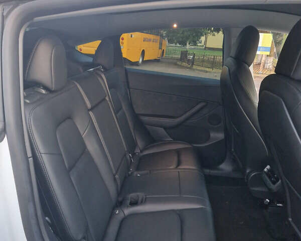 Белый Тесла Model Y, объемом двигателя 0 л и пробегом 105 тыс. км за 19700 $, фото 6 на Automoto.ua