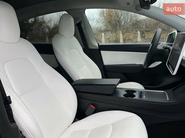 Білий Тесла Model Y, об'ємом двигуна 0 л та пробігом 88 тис. км за 26800 $, фото 15 на Automoto.ua