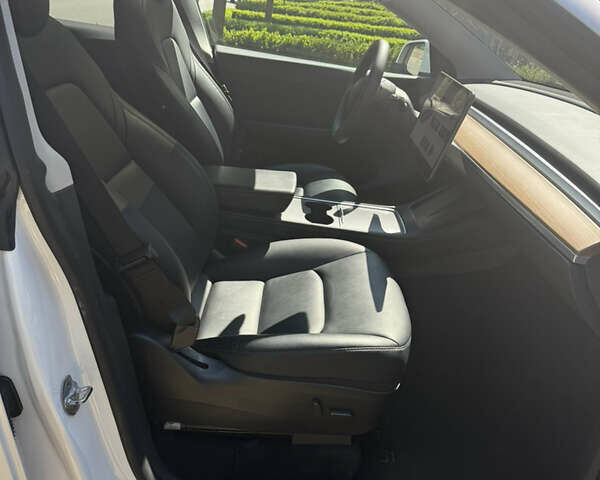 Белый Тесла Model Y, объемом двигателя 0 л и пробегом 72 тыс. км за 23999 $, фото 11 на Automoto.ua