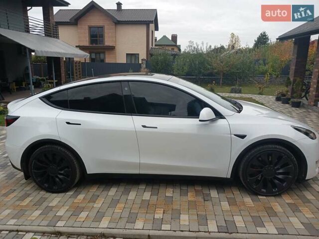 Белый Тесла Model Y, объемом двигателя 0 л и пробегом 195 тыс. км за 26000 $, фото 4 на Automoto.ua