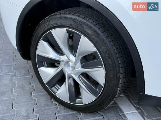 Тесла Model Y 2021 в Хмельницком на Automoto.ua Белый Тесла Model Y, объемом двигателя 0 л и пробегом 83 тыс. км за 25499 $, фото 37 на Automoto.ua