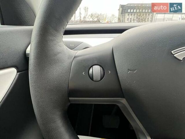 Білий Тесла Model Y, об'ємом двигуна 0 л та пробігом 60 тис. км за 24800 $, фото 13 на Automoto.ua