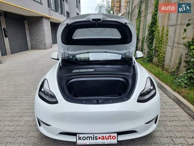 Белый Тесла Model Y, объемом двигателя 0 л и пробегом 98 тыс. км за 26499 $, фото 55 на Automoto.ua