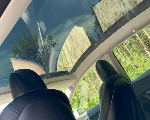 Белый Тесла Model Y, объемом двигателя 0 л и пробегом 33 тыс. км за 35000 $, фото 7 на Automoto.ua