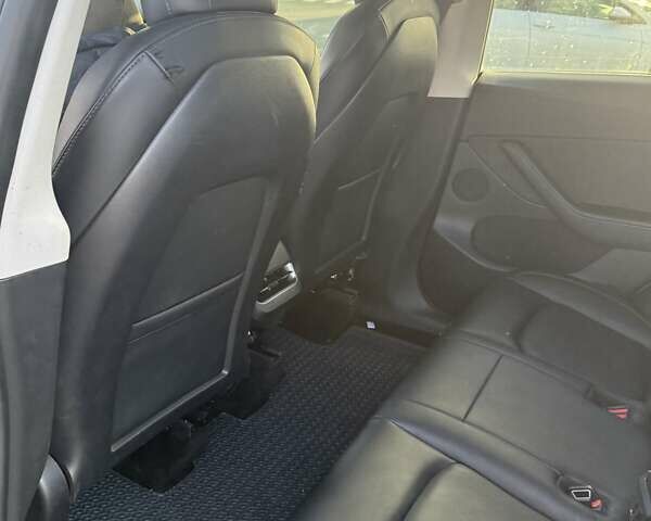 Белый Тесла Model Y, объемом двигателя 0 л и пробегом 58 тыс. км за 24500 $, фото 9 на Automoto.ua