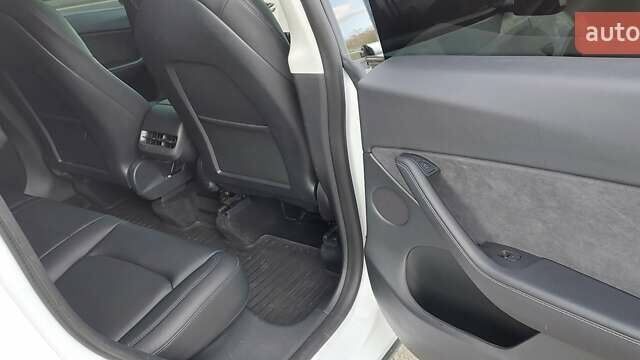 Белый Тесла Model Y, объемом двигателя 0 л и пробегом 60 тыс. км за 27900 $, фото 11 на Automoto.ua