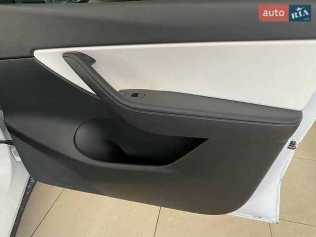 Тесла Model Y 2021 в Одессе на Automoto.ua Белый Тесла Model Y, объемом двигателя 0 л и пробегом 58 тыс. км за 26300 $, фото 41 на Automoto.ua