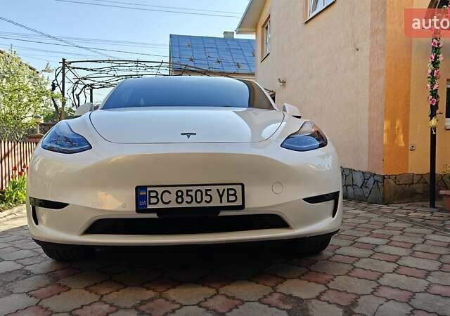 Белый Тесла Model Y, объемом двигателя 0 л и пробегом 74 тыс. км за 33500 $, фото 2 на Automoto.ua