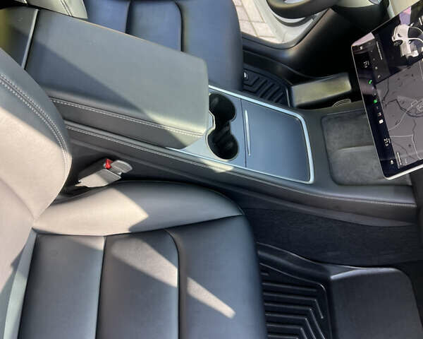 Белый Тесла Model Y, объемом двигателя 0 л и пробегом 42 тыс. км за 25500 $, фото 12 на Automoto.ua
