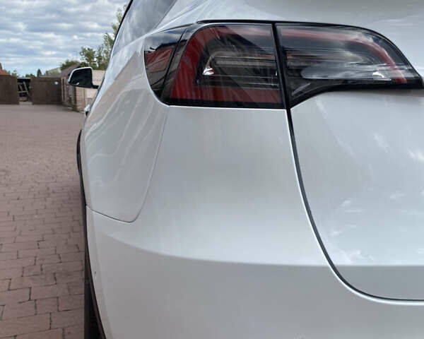 Белый Тесла Model Y, объемом двигателя 0 л и пробегом 130 тыс. км за 23000 $, фото 19 на Automoto.ua