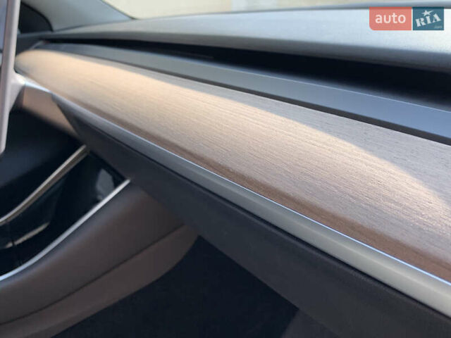 Белый Тесла Model Y, объемом двигателя 0 л и пробегом 52 тыс. км за 21900 $, фото 27 на Automoto.ua