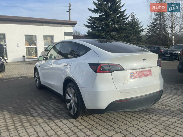 Белый Тесла Model Y, объемом двигателя 0 л и пробегом 70 тыс. км за 18500 $, фото 2 на Automoto.ua