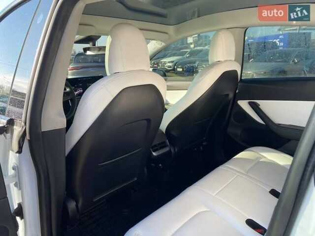 Білий Тесла Model Y, об'ємом двигуна 0 л та пробігом 54 тис. км за 21900 $, фото 18 на Automoto.ua