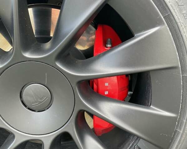 Білий Тесла Model Y, об'ємом двигуна 0 л та пробігом 119 тис. км за 23600 $, фото 22 на Automoto.ua