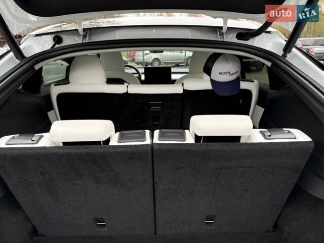 Белый Тесла Model Y, объемом двигателя 0 л и пробегом 80 тыс. км за 25500 $, фото 39 на Automoto.ua