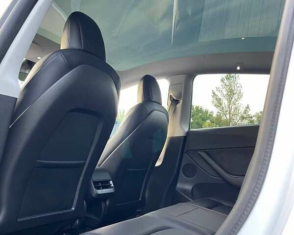 Белый Тесла Model Y, объемом двигателя 0 л и пробегом 16 тыс. км за 29900 $, фото 13 на Automoto.ua