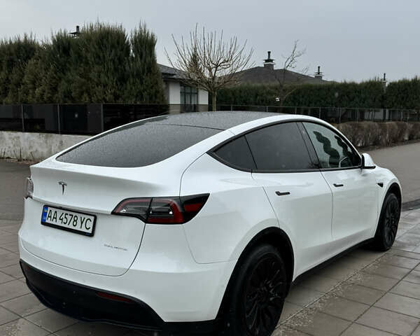 Білий Тесла Model Y, об'ємом двигуна 0 л та пробігом 39 тис. км за 25900 $, фото 5 на Automoto.ua