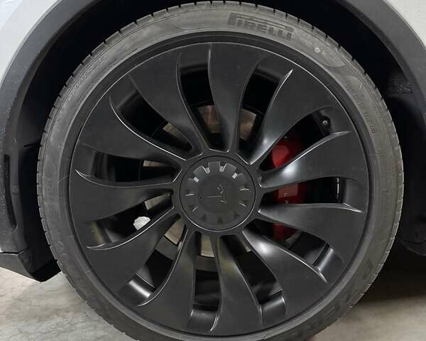 Белый Тесла Model Y, объемом двигателя 0 л и пробегом 47 тыс. км за 26000 $, фото 7 на Automoto.ua