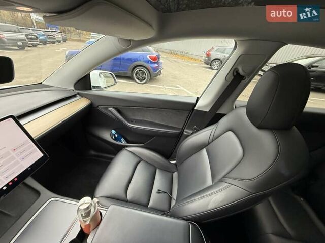 Белый Тесла Model Y, объемом двигателя 0 л и пробегом 68 тыс. км за 24900 $, фото 18 на Automoto.ua