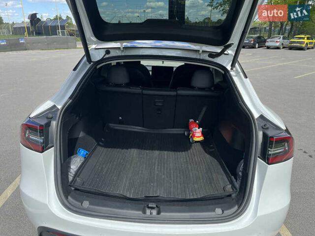 Белый Тесла Model Y, объемом двигателя 0 л и пробегом 40 тыс. км за 27900 $, фото 7 на Automoto.ua