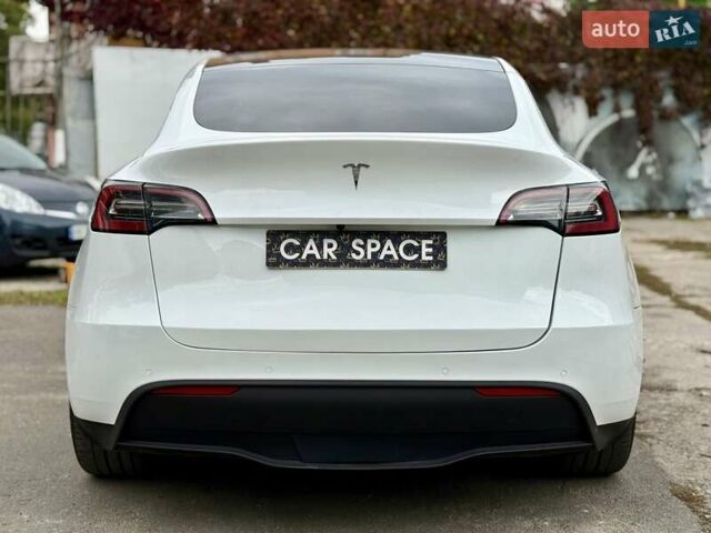 Белый Тесла Model Y, объемом двигателя 0 л и пробегом 88 тыс. км за 26999 $, фото 10 на Automoto.ua