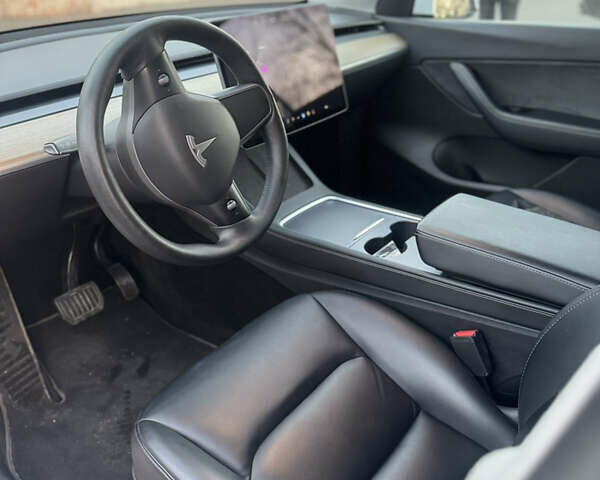 Білий Тесла Model Y, об'ємом двигуна 0 л та пробігом 55 тис. км за 24990 $, фото 8 на Automoto.ua