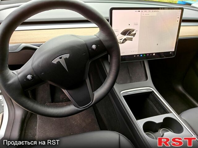 Белый Тесла Model Y, объемом двигателя 0 л и пробегом 51 тыс. км за 29000 $, фото 6 на Automoto.ua