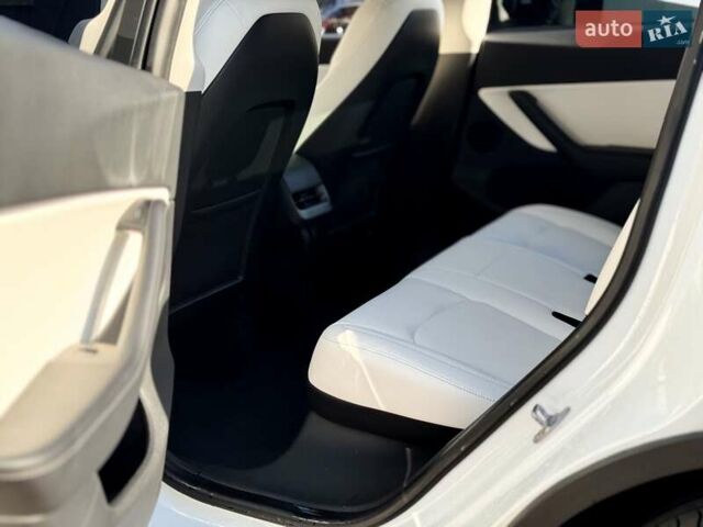 Білий Тесла Model Y, об'ємом двигуна 0 л та пробігом 115 тис. км за 25000 $, фото 14 на Automoto.ua