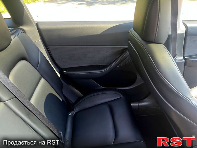 Белый Тесла Model Y, объемом двигателя 0 л и пробегом 63 тыс. км за 26500 $, фото 8 на Automoto.ua