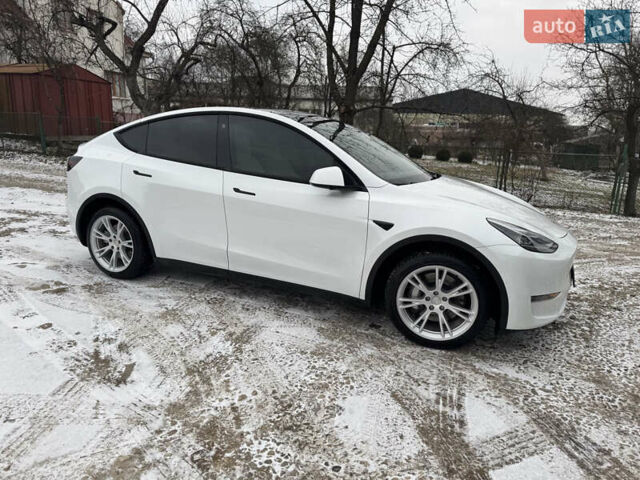 Белый Тесла Model Y, объемом двигателя 0 л и пробегом 60 тыс. км за 29900 $, фото 11 на Automoto.ua