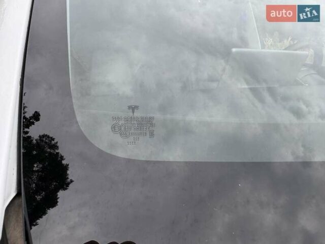 Тесла Model Y 2021 в Львове на Automoto.ua Белый Тесла Model Y, объемом двигателя 0 л и пробегом 102 тыс. км за 24500 $, фото 14 на Automoto.ua