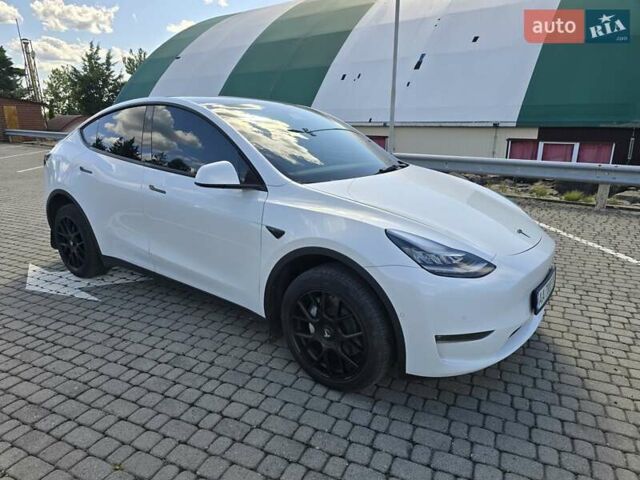 Белый Тесла Model Y, объемом двигателя 0 л и пробегом 109 тыс. км за 22000 $, фото 42 на Automoto.ua