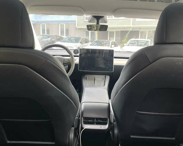 Белый Тесла Model Y, объемом двигателя 0 л и пробегом 65 тыс. км за 22999 $, фото 27 на Automoto.ua