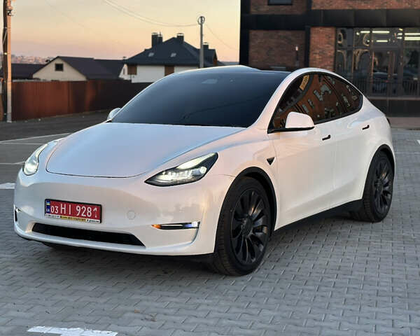 Білий Тесла Model Y, об'ємом двигуна 0 л та пробігом 105 тис. км за 24900 $, фото 1 на Automoto.ua