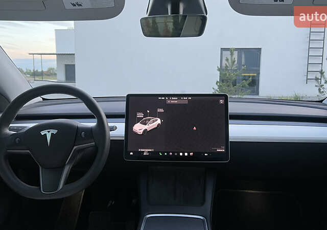 Белый Тесла Model Y, объемом двигателя 0 л и пробегом 121 тыс. км за 18400 $, фото 15 на Automoto.ua