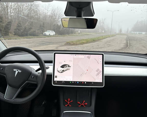 Белый Тесла Model Y, объемом двигателя 0 л и пробегом 88 тыс. км за 27500 $, фото 15 на Automoto.ua