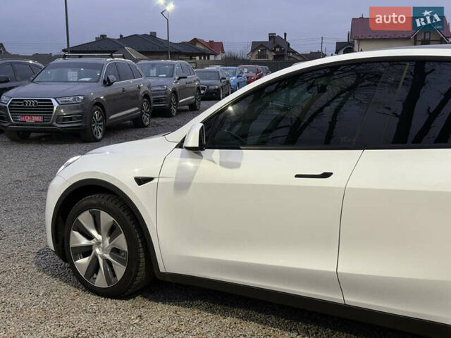 Белый Тесла Model Y, объемом двигателя 0 л и пробегом 128 тыс. км за 22600 $, фото 7 на Automoto.ua