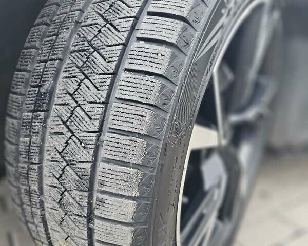 Тесла Model Y 2021 в Ровно на Automoto.ua Белый Тесла Model Y, объемом двигателя 0 л и пробегом 133 тыс. км за 22000 $, фото 16 на Automoto.ua