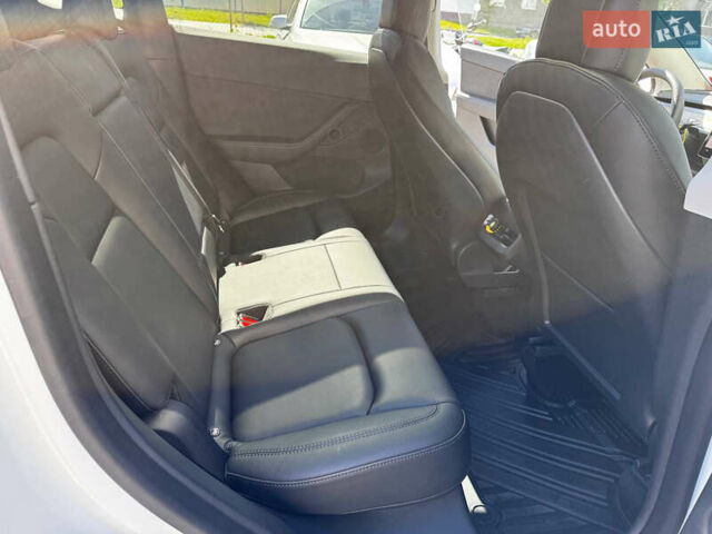 Белый Тесла Model Y, объемом двигателя 0 л и пробегом 74 тыс. км за 23800 $, фото 21 на Automoto.ua